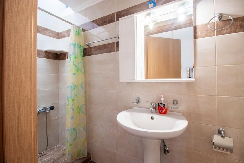 House Of Flowers Near 2 * Ierapetra (Crete)